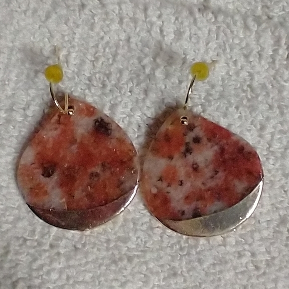 Orange white teardrop dangle wire earrings - Picture 1 of 3